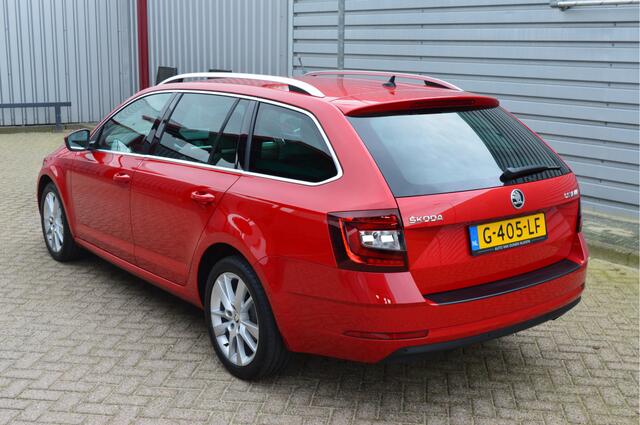 Skoda OCTAVIA Combi 1.0 TSI Greentech Business Edition Plus O.a: Canton, Stoelverw, Clima, Navi, Carplay, Etc. All-in prijs!
