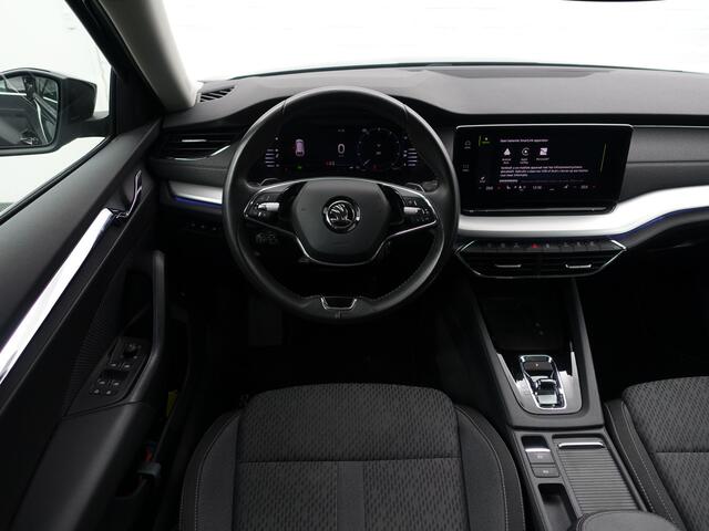 Skoda OCTAVIA Combi 1.0 e-TSI Business Edition Plus Aut- Dynamic Select, Camera, Lane Assist, Sfeerverlichting, CarPlay, Android Auto, Stoelverwarming