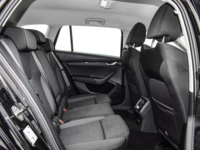 Skoda OCTAVIA Combi 1.5 TSI 115pk DSG MHEV Business Edition Plus · Camera · Inklap. Trekhaak · Keyless · Elek. Achterklep · Apple/Android Car Play · ACC · Garantie t/m 29-09-2028 of 100.000km