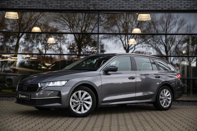 Skoda OCTAVIA Combi 1.5 TSI MHEV Business Edition Plus , Adap. cruise, Trekhaak, Sfeerverlichting,