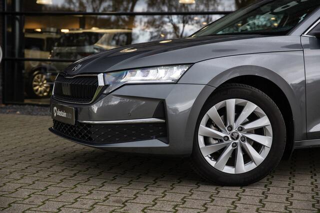 Skoda OCTAVIA Combi 1.5 TSI MHEV Business Edition Plus , Adap. cruise, Trekhaak, Sfeerverlichting,