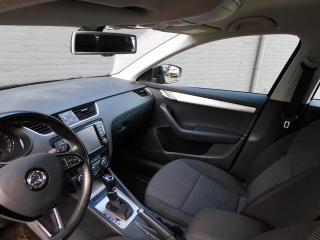 Skoda OCTAVIA Combi 1.6 TDI Greentech Ambition Business 2e EIGENAAR! DEALER ONDERHOUDEN! CARPLAY/ANDROID! NAVI! CRUISE! LM VELGEN! TREKHAAK!