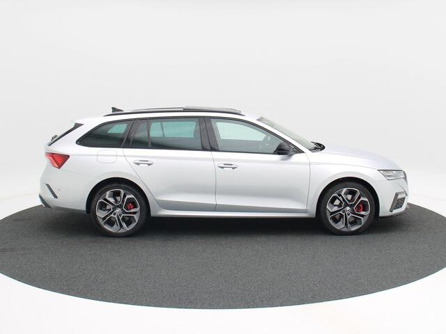 Skoda OCTAVIA Combi 1.4 TSi 245 Pk Automaat RS iV PHEV Business | Adaptive Cruise | CarPlay | Navigatie | Panoramadak | Stoelverwarming | Achteruitrijcamera | 108.347 Km!!