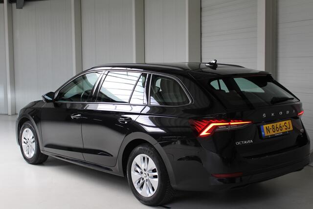 Skoda OCTAVIA Combi 1.0 e-TSI Business Edition DSG Navigatie | Lichtmetalen Velgen | Cruise Control | All Season banden