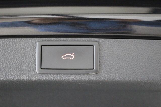 Skoda OCTAVIA Combi 1.0 e-TSI Business Edition DSG Navigatie | Lichtmetalen Velgen | Cruise Control | All Season banden