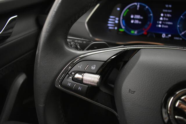 Skoda OCTAVIA Combi 1.4 TSI iV PHEV 204PK SOH 99% 1500KG Trekgewicht Navi Virtual