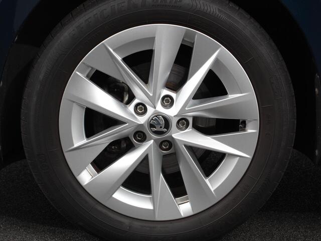 Skoda OCTAVIA Combi 1.0 e-TSI 110pk DSG Style | Navigatie | Apple Carplay/Android Auto| Parkeersensoren | Adaptive Cruise Control | Stoelverwarming | Lane Assist | Attention Assist | Ledverlichting | Afneembare trekhaak | Climatronic | Virtual Cockpit