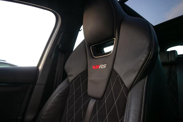 Skoda OCTAVIA Combi 1.4 TSI PHEV RS iV 245 PK Schuif-/kanteldak | Ad. Cruise | All-seasonb. | Cam | Massagestoelen