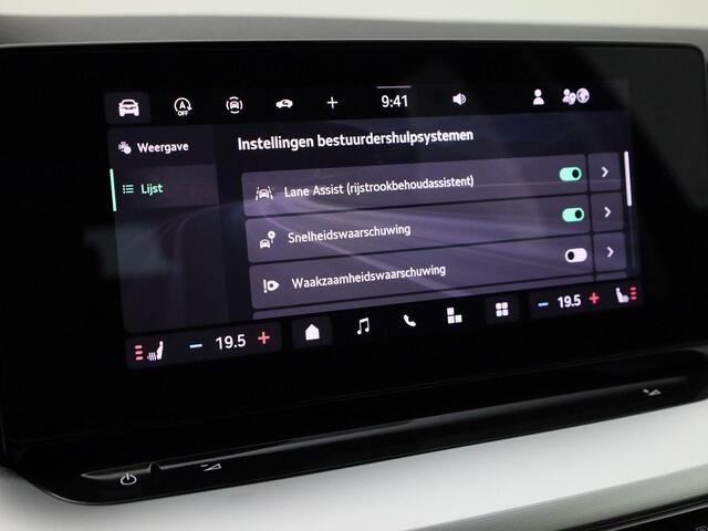 Skoda OCTAVIA Combi 1.5eTSI/150PK MHEV Selection DSG · Camera + Parkeersensoren · Stoel-/stuurverwarming · Trekhaak · Garantie tot januari 2027