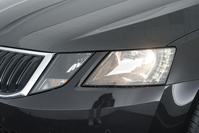 Skoda OCTAVIA Combi 1.5 TSI Business Edition | Trekhaak | 17 inch LM