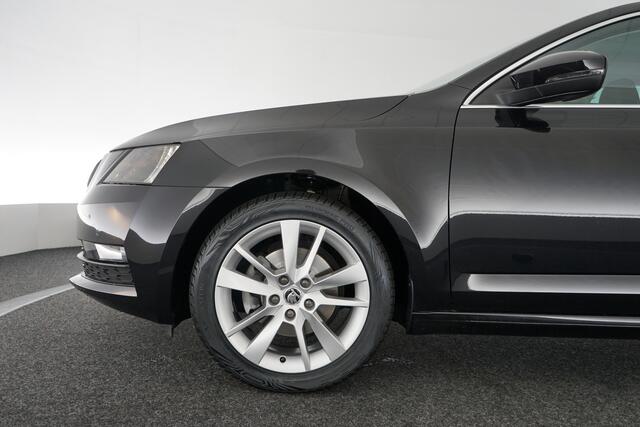 Skoda OCTAVIA Combi 1.5 TSI Business Edition | Trekhaak | 17 inch LM