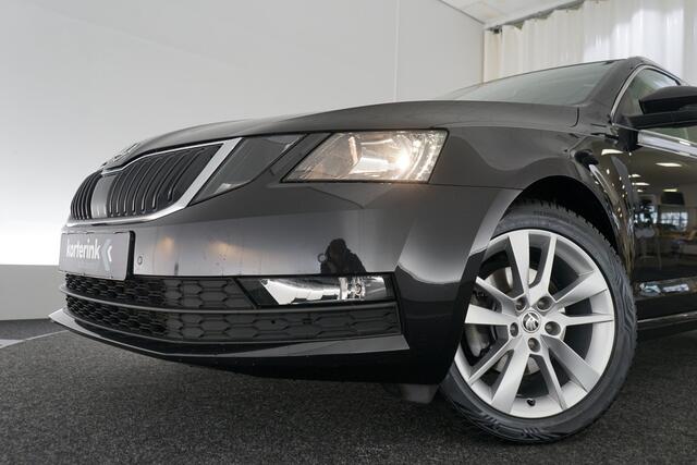 Skoda OCTAVIA Combi 1.5 TSI Business Edition | Trekhaak | 17 inch LM