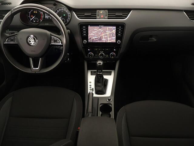 Skoda OCTAVIA Combi 1.0 TSI Greentech Ambition Business Automaat | Navigatie | Trekhaak | Privacy Glass |