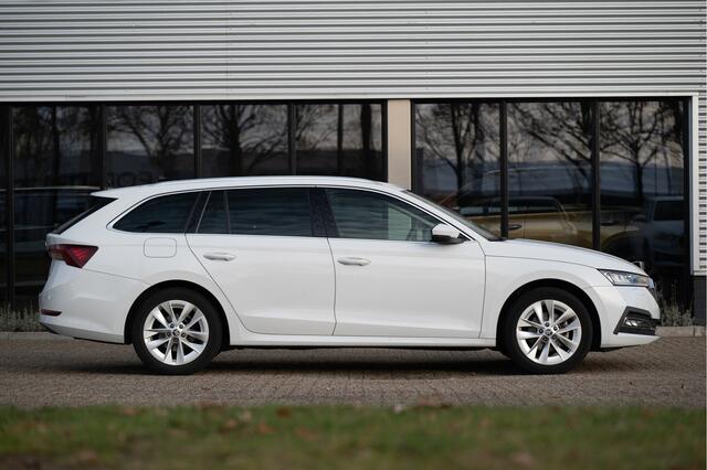 Skoda OCTAVIA Combi 1.0 e-TSI DSG Business Edition | Navi | Trekhaak | Camera | Adapt. Cruise | Apple CarPlay | Keyless