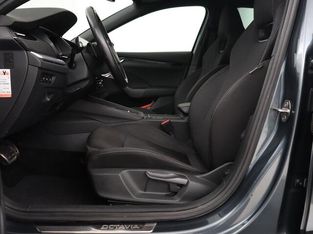 Skoda OCTAVIA 1.0 e-TSI Sport | Trekhaak | Carplay | Navigatie | Sportstoelen | Full LED | 18'' | Parkeerhulp | Sfeerverlichting | Cruise control | Climate control | Bluetooth