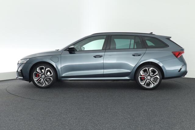 Skoda OCTAVIA Combi 1.4 TSI 245pk DSG RS iV PHEV Business Virtual Cockpit Camera Keyless Stoelverwarming Adaptive Cruise