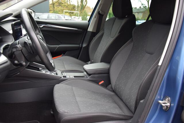 Skoda OCTAVIA Combi 1.4 TSI iV PHEV Business Edition Plus | Org. NL | BOVAG Garantie | Trekhaak | Plug in Hybride | Virtual Cockpit | Navigatie | Full LED | PDC Voor&Achter | Elektrische Kofferklep |