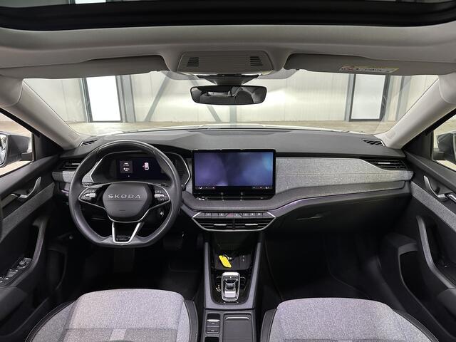 Skoda OCTAVIA Combi 1.5 TSI 150pk AUT. MHEV Business Edition | Elek. Pano.dak | Winter-pack | Navigatie