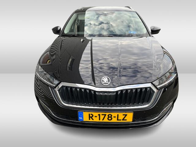 Skoda OCTAVIA Combi 1.5 e-TSI 150pk Style DSG Automaat Parkeersensoren / Navigatie / Stoelverwarming / Digital Cockpit