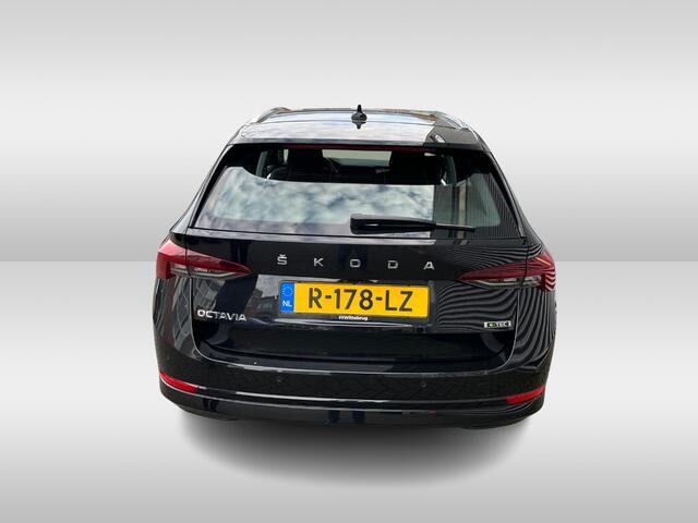 Skoda OCTAVIA Combi 1.5 e-TSI 150pk Style DSG Automaat Parkeersensoren / Navigatie / Stoelverwarming / Digital Cockpit
