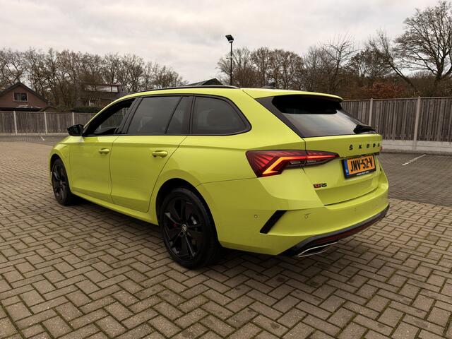 Skoda OCTAVIA Combi 1.4 TSI IV PHEV RS Business (Head-Up / Stoel-Stuurverw. / ACC / Navi)