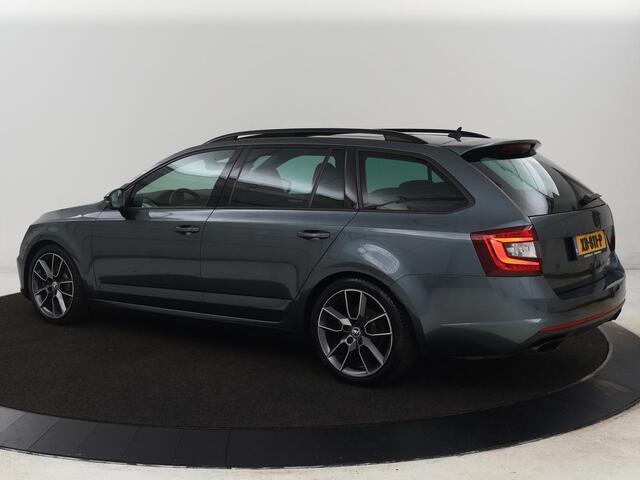 Skoda OCTAVIA 2.0 TSI RS 245 Business | Panoramadak | Stoelverwarming | Adaptive cruise | Camera | Carplay | Achterbankverwarming | Full LED | Keyless | Navigatie