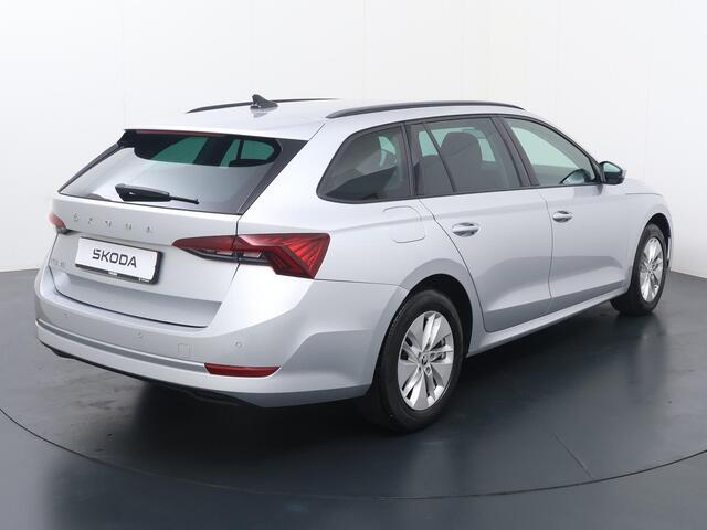 Skoda OCTAVIA Combi 1.0 TSI Business Edition | 110 PK | LED verlichting | Navigatiesysteem | Climate control |