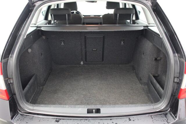 Skoda OCTAVIA Combi 1.0 TSI Greentech Ambition Business Automaat - Carplay, Navi, Cruise