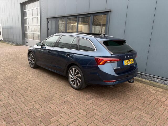 Skoda OCTAVIA Combi 1.5 TSi 150pk First Edition SCHUIFDAK/VIRTUAL/CARPLAY/TREKHAAK/18INCH/STOELVERWARMING