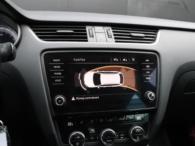 Skoda OCTAVIA Combi 1.0 TSI Greentech Business Edition | TREKHAAK | PDC | STOELVERW. | CRUISE | NAVI | APPLE CARPLAY |
