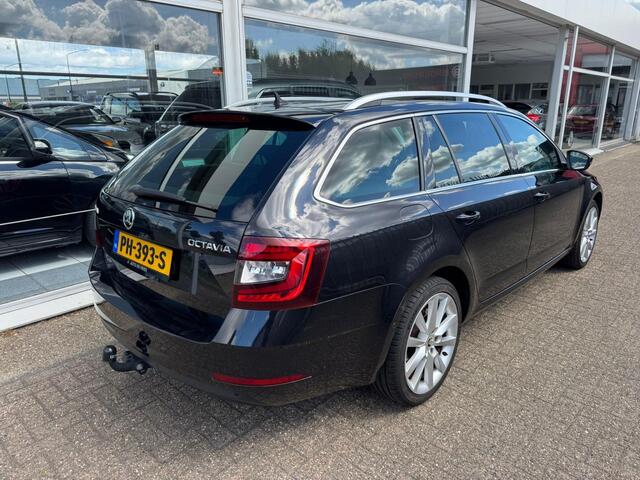 Skoda OCTAVIA Combi 1.0 TSI Greentech Style Business | 2e eigenaar | Automaat | Panoramadak | Cruise control | Navigatie | Airco | Trekhaak | ParkPilot | APK tot 06-07-2026 | NAP |