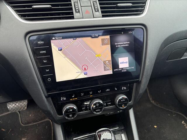 Skoda OCTAVIA Combi 1.4 TSI Greentech Style Business AUTOMAAT / PANORAMADAK / KEYLESS / FULL LED / CAMERA / SFEER / RS-STOELEN / CANTON / GR NAVI / NL-AUTO