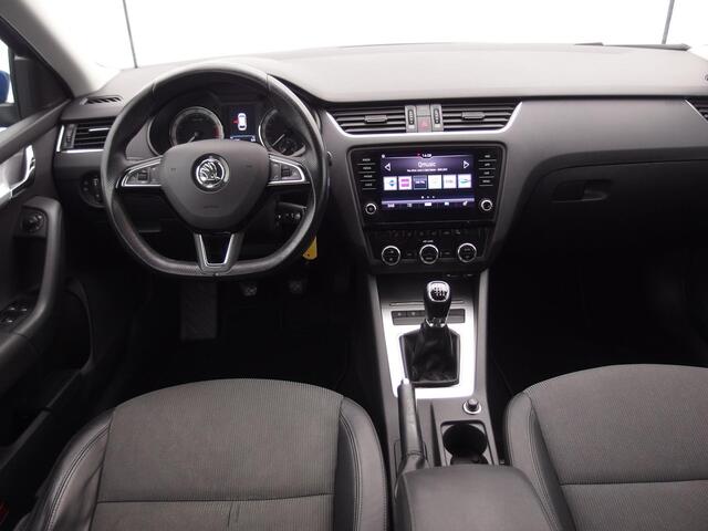 Skoda OCTAVIA Combi 1.0 TSI Greentech Ambition Business CARPLAY / STOELVERW / DAB+ / NAVI / CLIMA / PDC / BLUETOOTH / NL-AUTO