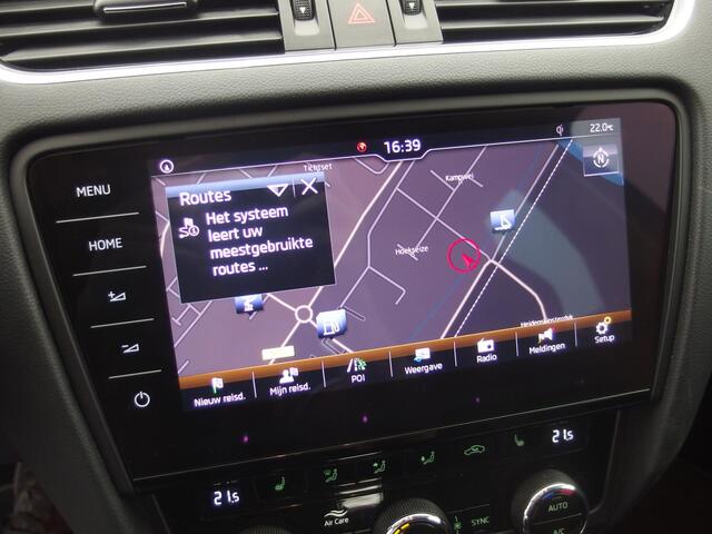 Skoda OCTAVIA Combi 1.5 TSI Greentech Style Business AUTOMAAT / RS-STOELEN / VIRTUAL / CANTON / KEYLESS / FULL LED / STOELVERW / NL-AUTO