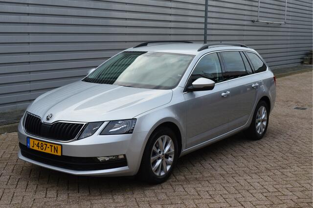 Skoda OCTAVIA Combi 1.0 TSI Greentech Business Edition O.a: PDC, Carplay, Navi, Clima, Cruise, Stoelverw, Etc. All-in prijs!