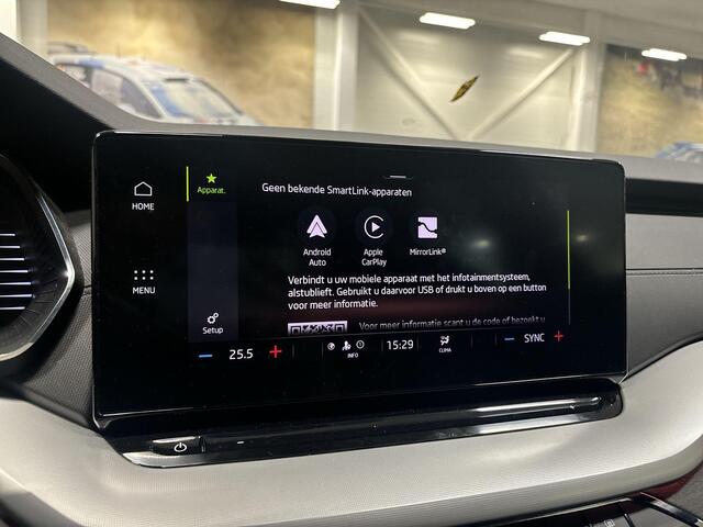 Skoda OCTAVIA Combi 1.0 e-TSI 110pk DSG Sport Business · Apple/Android Car Play · Elek. Trekhaak · Cruise Control · P-Sensoren · 16'' Inch · Garantie t/m 19-11-2027 of 100.000km