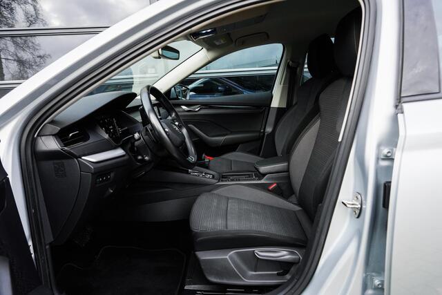 Skoda OCTAVIA Combi 1.0 e-TSI Business Edition Trekhaak|LED|Zuinig|