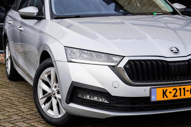 Skoda OCTAVIA Combi 1.0 e-TSI Business Edition Trekhaak|LED|Zuinig|