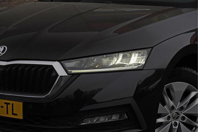 Skoda OCTAVIA Combi 1.0 TSI Business Edition BJ2021 Lmv 16" | Led V+A | Pdc | Navi | Dynamische knipperlichten | Elek. achterklep | App-Connect | Dashboard verlichting | Virtual cockpit | Climate control | Cruise control | Extra getint glas