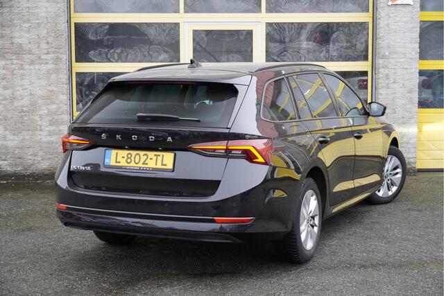 Skoda OCTAVIA Combi 1.0 TSI Business Edition BJ2021 Lmv 16" | Led V+A | Pdc | Navi | Dynamische knipperlichten | Elek. achterklep | App-Connect | Dashboard verlichting | Virtual cockpit | Climate control | Cruise control | Extra getint glas