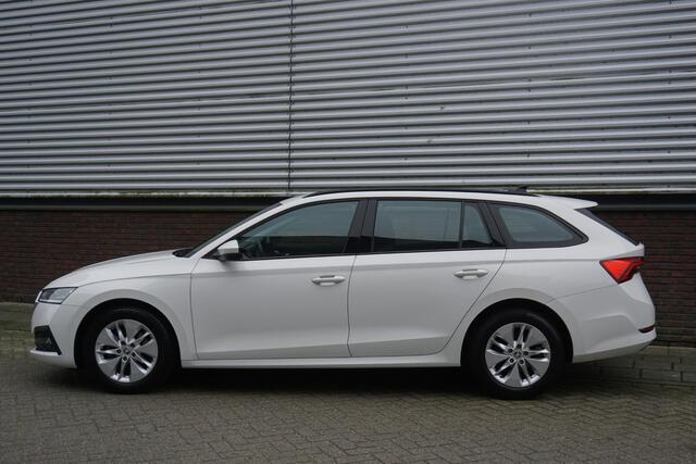 Skoda OCTAVIA Combi 1.0 TSI 110PK/Digi-Dashboard/Trekhaak/ Dealeronderhouden.