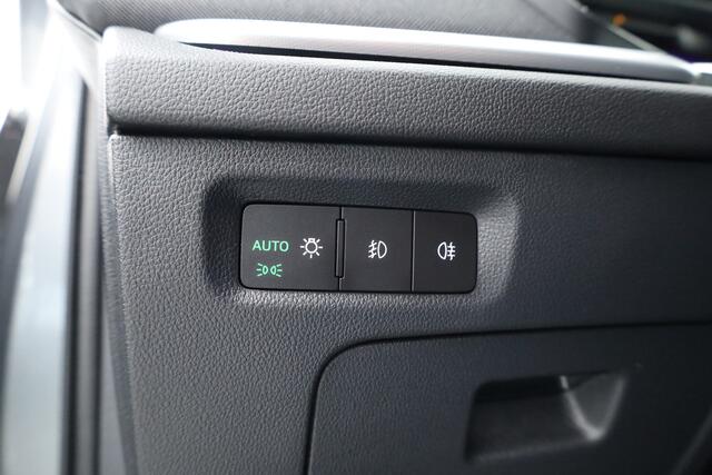 Skoda OCTAVIA Combi 2.0 TDI | Elek. Trekhaak | Navi by App | Camera | LED | 18'' | Adapt. Cruise |