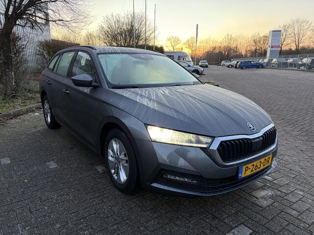 Skoda OCTAVIA Combi BJR 2022 1.0 TSI 111 PK Business Edition FULL LED | CAMERA | NAVI | CARPLAY | CLIMA