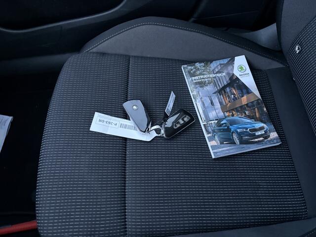 Skoda OCTAVIA Combi BJR 2022 1.0 TSI 111 PK Business Edition FULL LED | CAMERA | NAVI | CARPLAY | CLIMA