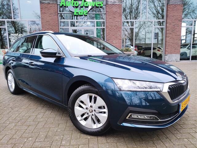 Skoda OCTAVIA Combi 1.0 TSI Business Edition Wegklapbare trekhaak - Chroompakket - Elektrische achterklep - NL auto