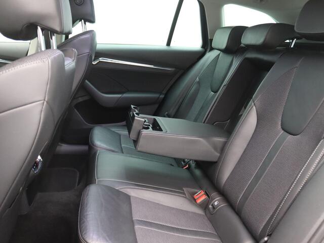 Skoda OCTAVIA Combi 1.4 TSI iV PHEV Business Edition Plus 204PK DSG SOH 94%, Head-Up, achteruitrijcamera, elek. stoelen, winterpakket Plus, virtual pedal, side assist, 18'' lichtmetaal