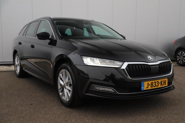 Skoda OCTAVIA Combi 1.0 TSI Business Edition 110PK Trekhaak LMV Virtual Cockpit Navigatie LED Carplay Android Elektrische Achterklep Parkeersensor