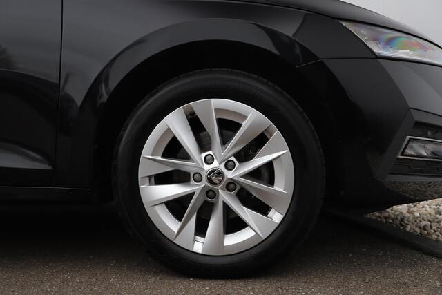 Skoda OCTAVIA Combi 1.0 TSI Business Edition 110PK Trekhaak LMV Virtual Cockpit Navigatie LED Carplay Android Elektrische Achterklep Parkeersensor