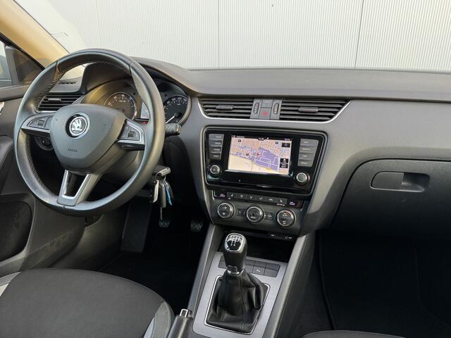 Skoda OCTAVIA Combi 1.2 TSI Greentech Style Pano/Trekhaak/Apple Carplay.