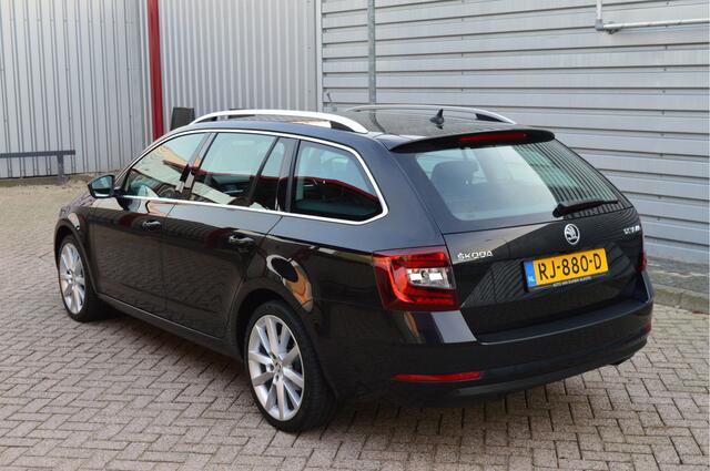 Skoda OCTAVIA Combi 1.0 TSI Greentech Style Business O.a: Stoelverw, Camera, PDC, LED, Carplay, Etc. All-in prijs!